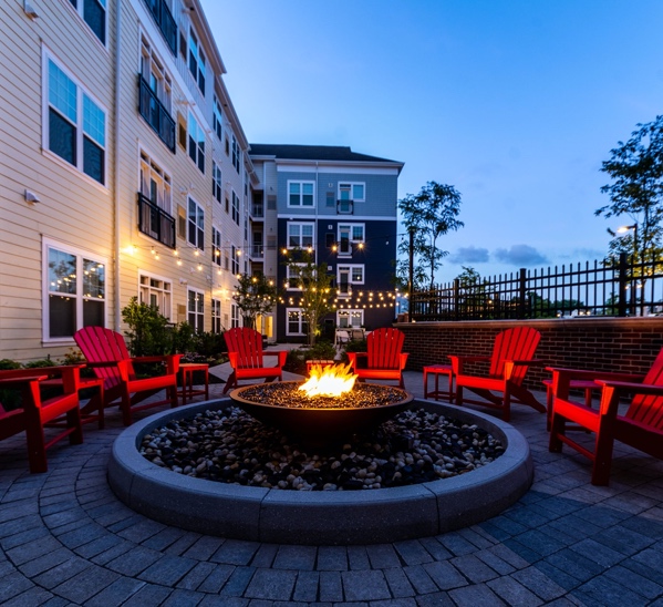 Live lively. Image 1